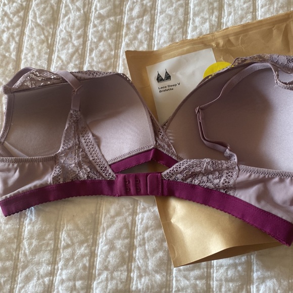 Knix Lace Deep V Bralette - Picture 2 of 3